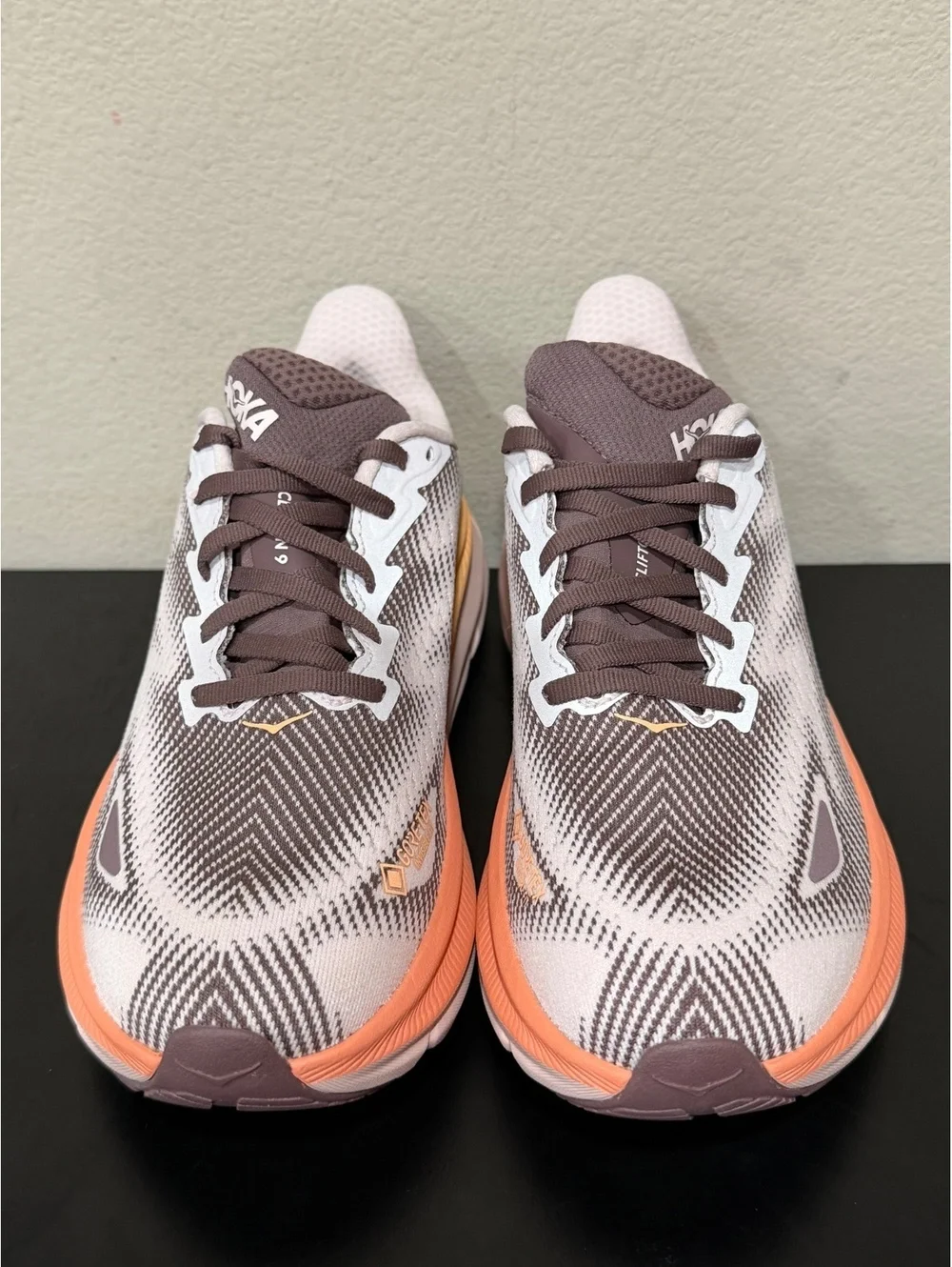 N/A size hoka